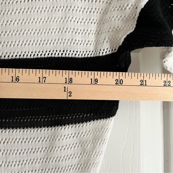 Black White Wide Stripe Loose Knit Sweater Buttons in Back AB Studio Size Large - Picture 6 of 10